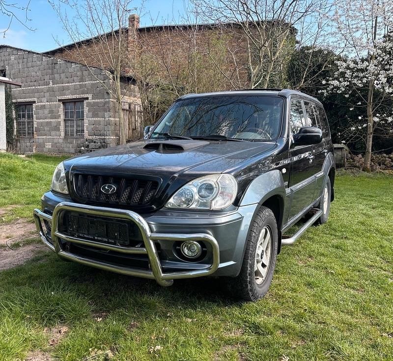 Schwarz Gebraucht 2004 Hyundai Terracan SUV | 3.500 € (Fairer Preis) - Bild 1/4