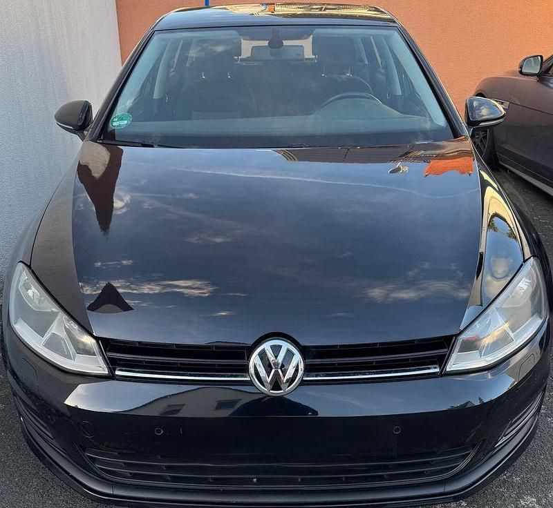 Schwarz Gebraucht 2012 VW Golf Comfortline Limousine | 7.500 € (Etwas zu teuer) - Bild 1/4