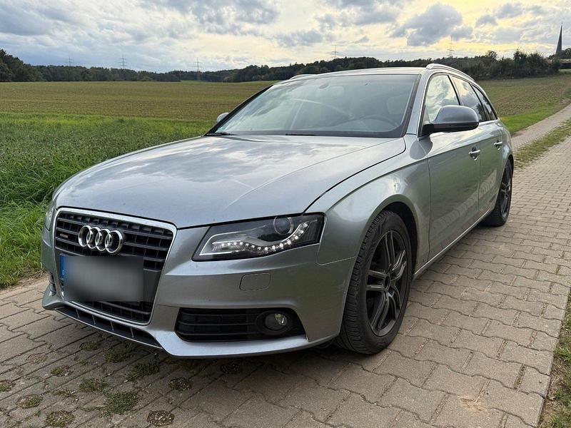 Grau Gebraucht 2009 Audi A4 Kombi | 4.800 € (Fairer Preis) - Bild 1/4