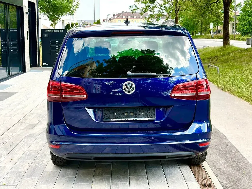 Gebraucht VW Sharan Comfortline 150 PS (110 kW) 2017 Blau Van / Kleinbus