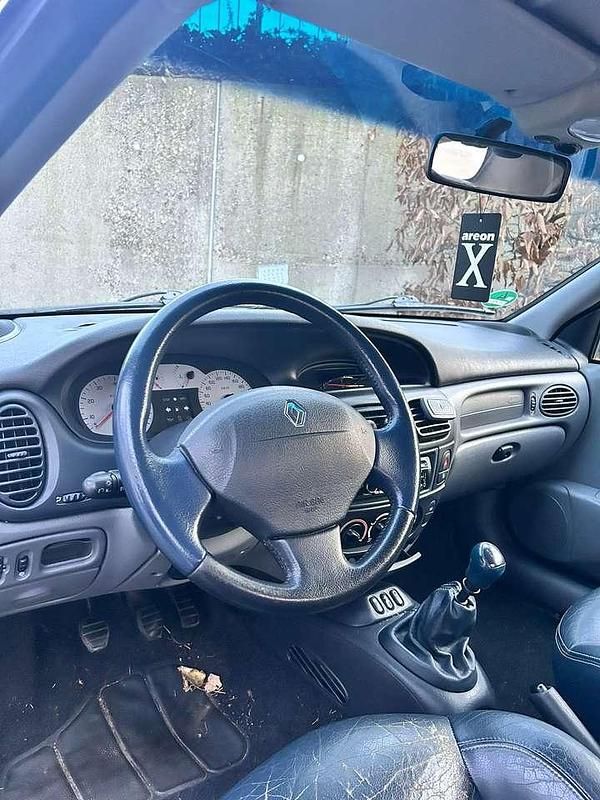 Gebraucht Renault Mégane Cabriolet 107 PS (78 kW) 2000 Cabrio