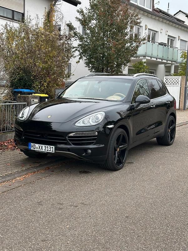 Schwarz Gebraucht 2011 Porsche Cayenne SUV | 17.500 € (Fairer Preis) - Bild 1/4