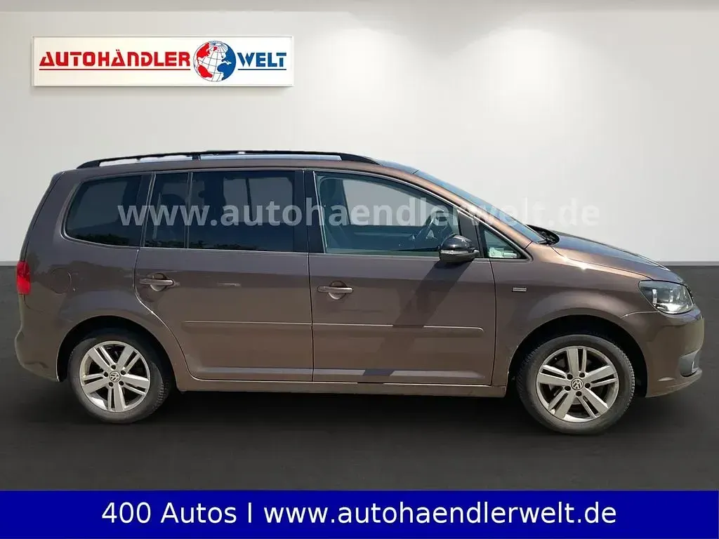 Gebraucht VW Touran Match 105 PS (77 kW) 2013 Braun Van / Kleinbus