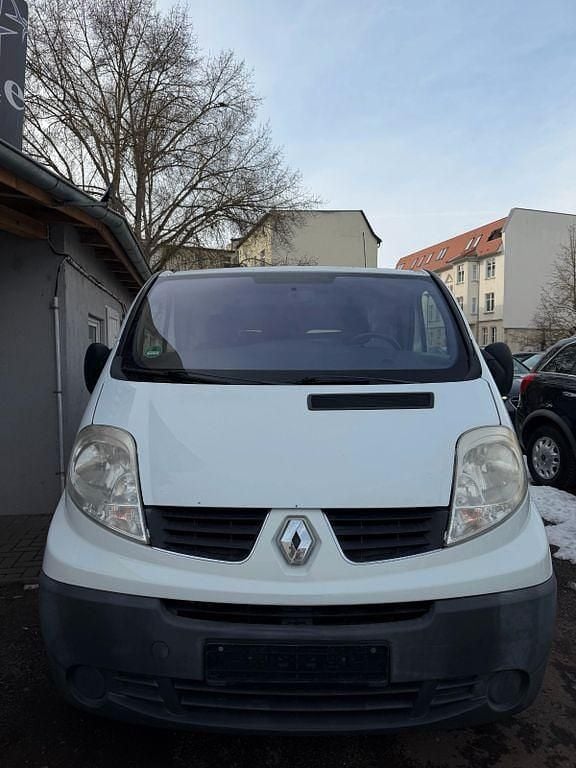 Gebraucht Renault Trafic 114 PS (83 kW) 2011 Weiß Van / Kleinbus