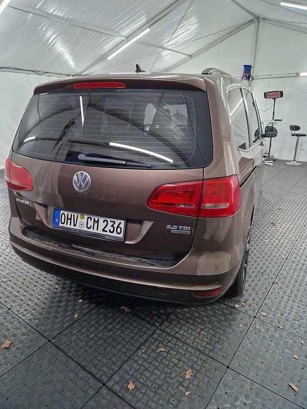 Gebraucht VW Sharan Trendline 140 PS (102 kW) 2011 Braun Van / Kleinbus