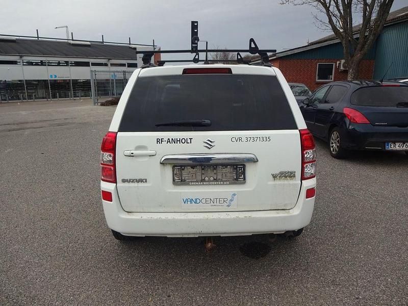 Gebraucht Suzuki Grand Vitara 129 PS (94 kW) 2012 Weiß SUV