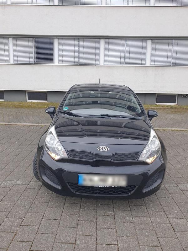 Gebraucht Kia Rio 75 PS (55 kW) 2015 Schwarz Coupé