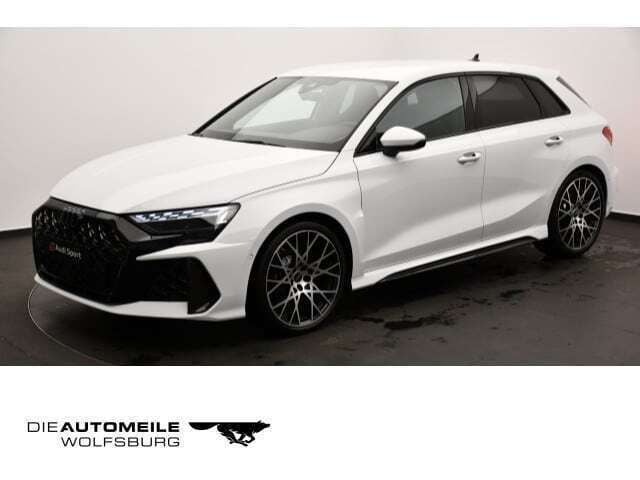 Schwarz Gebraucht 2022 Audi RS3 Sportback Ambiente Kleinwagen | 63.880 € (Etwas zu teuer) - Bild 1/4