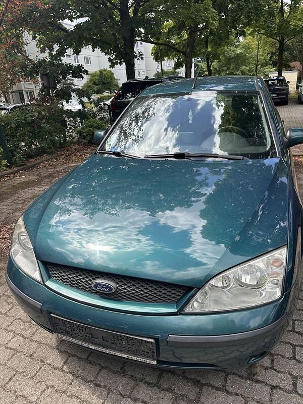 Grün Gebraucht 2002 Ford Mondeo Ambiente Limousine | 900 € (Guter Preis) - Bild 1/4