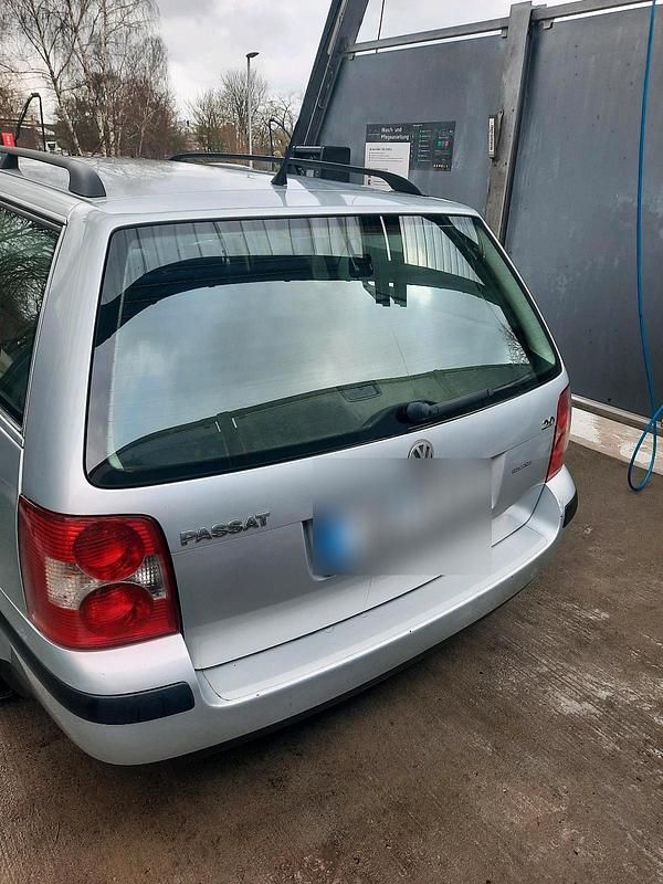 Usata VW Passat 115 CV (84 kW) 2003 Argento Station wagon