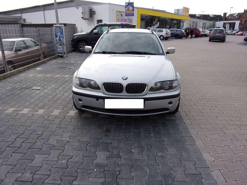 Gebraucht BMW 325 192 PS (141 kW) 2002 Silber Kombi