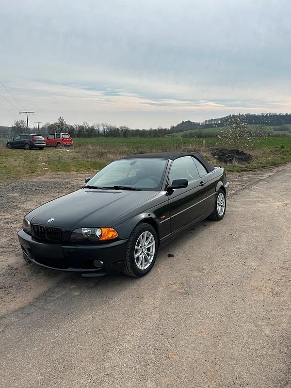 Gebraucht BMW 325 192 PS (141 kW) 2001 Schwarz Cabrio