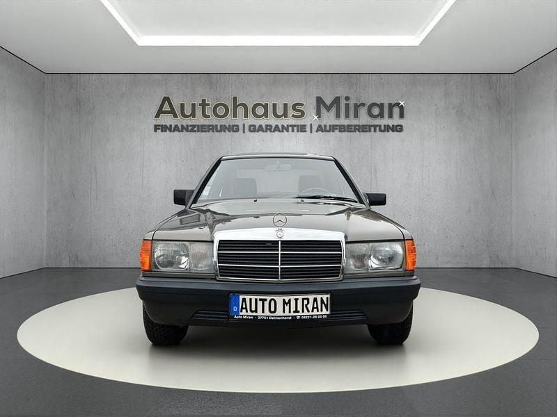Grau Gebraucht 1987 Mercedes 190 Limousine | 8.950 € - Bild 1/4