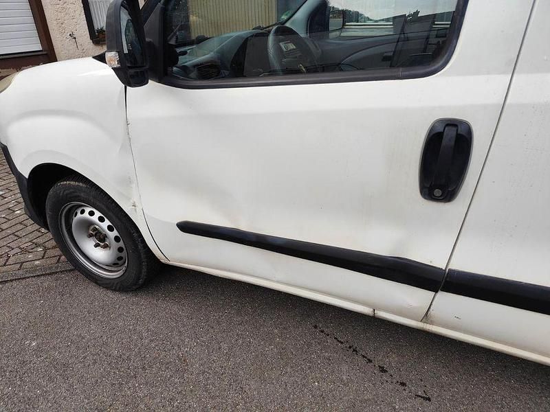 Gebraucht Fiat Doblò Basis 90 PS (66 kW) 2012 Weiß Van / Kleinbus
