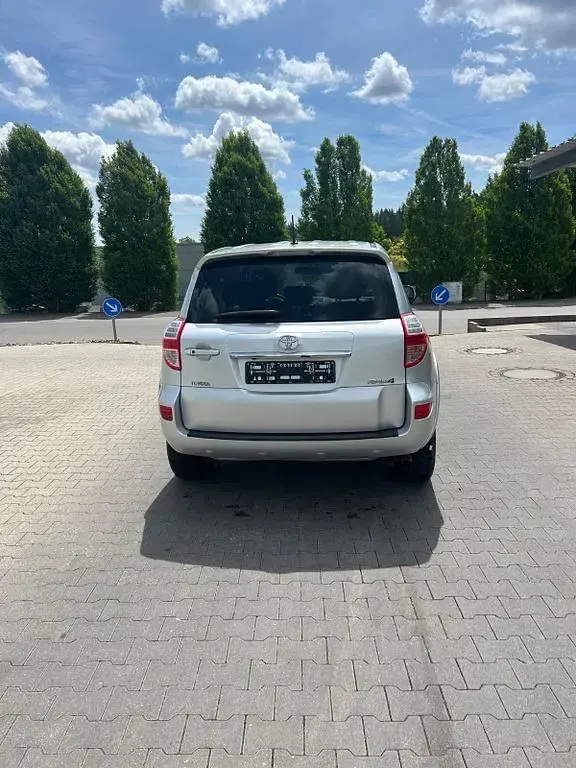 Gebraucht Toyota RAV4 Executive 150 PS (110 kW) 2009 Silber SUV