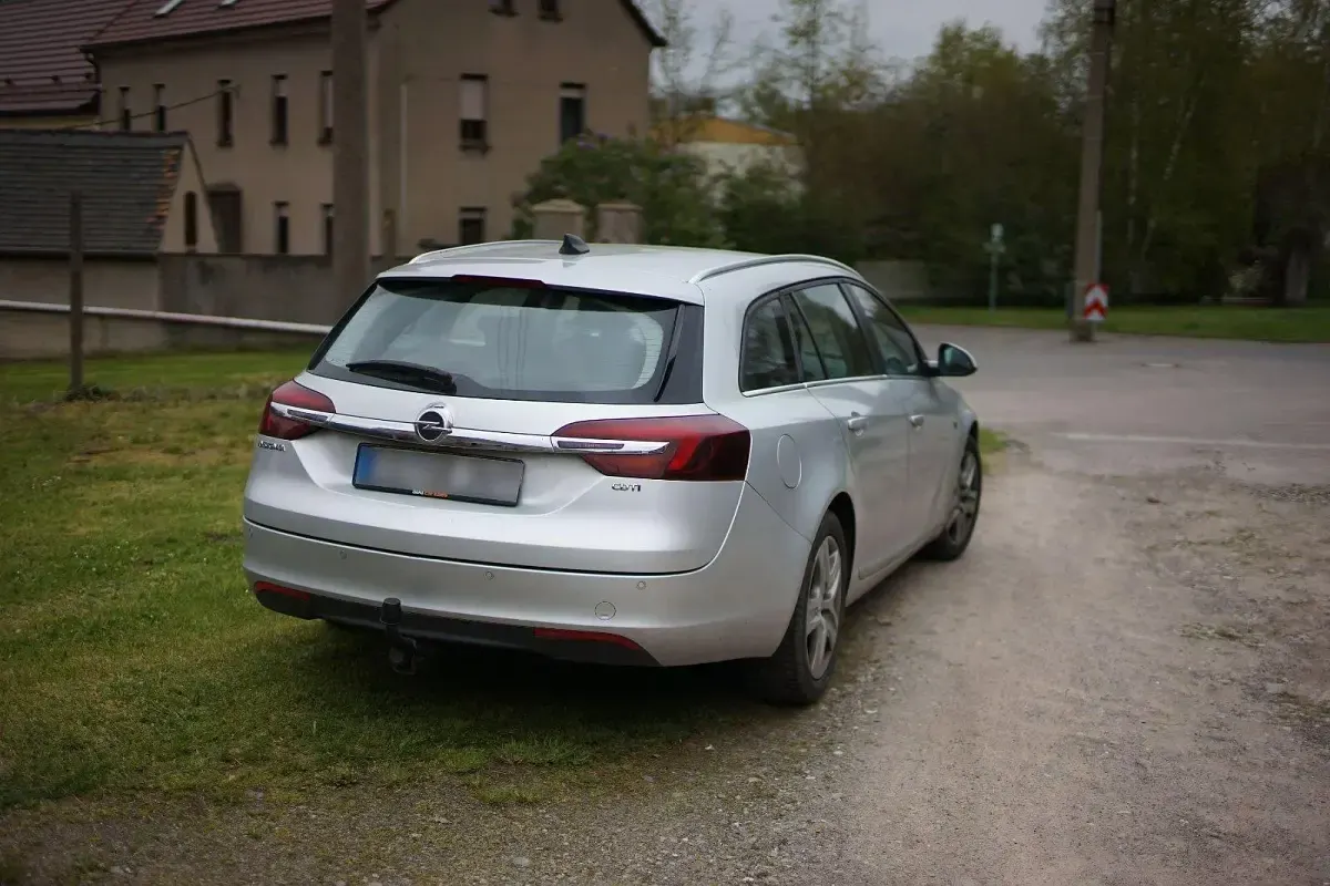 Gebraucht Opel Insignia 136 PS (100 kW) 2016 Silber Kombi