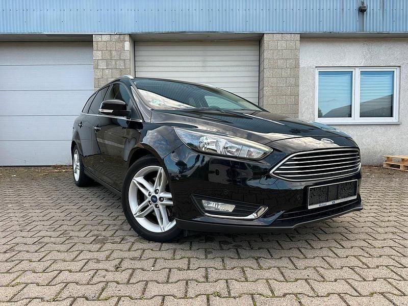 Schwarz Gebraucht 2018 Ford Focus Titanium Kombi | 8.990 € (Superpreis) - Bild 1/4