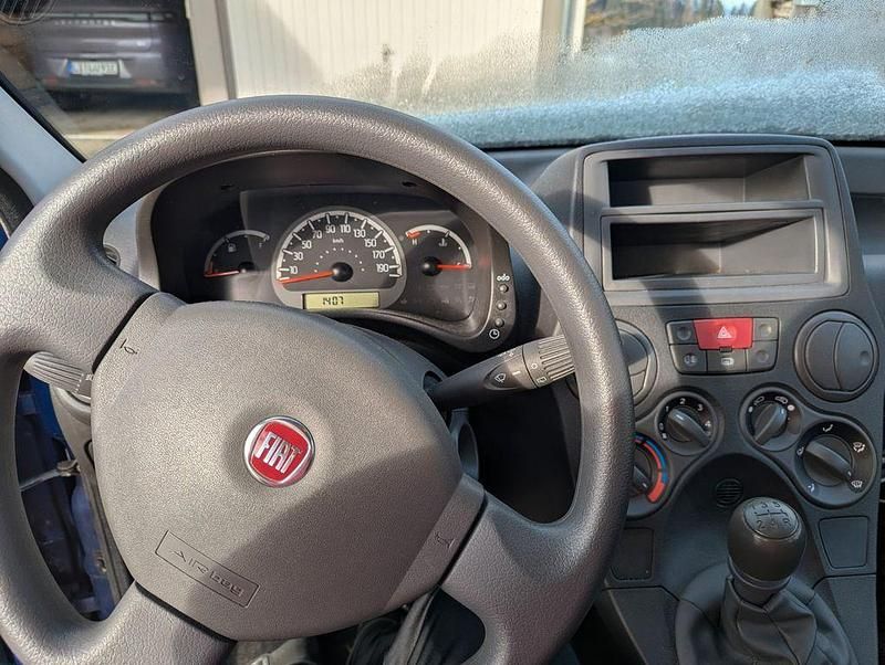 Gebraucht Fiat Panda 54 PS (39 kW) 2010 Blau Kleinwagen