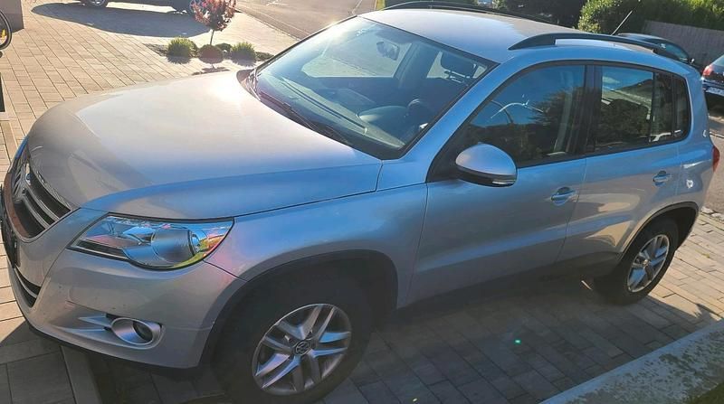 Grau Gebraucht 2010 VW Tiguan SUV | 4.400 € (Guter Preis) - Bild 1/4