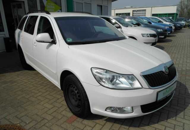 Gebraucht Skoda Octavia Ambition 105 PS (77 kW) 2013 Weiß Kombi