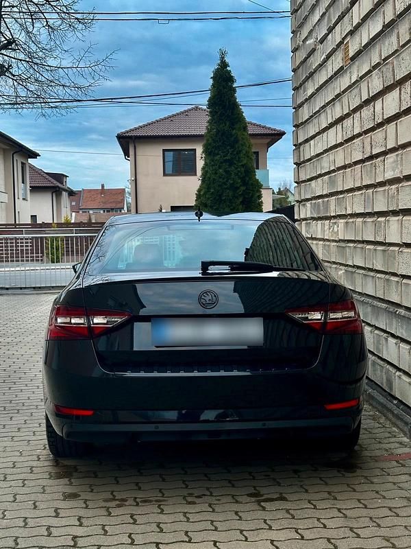 Gebraucht Skoda Superb 198 PS (145 kW) 2016 Schwarz Limousine