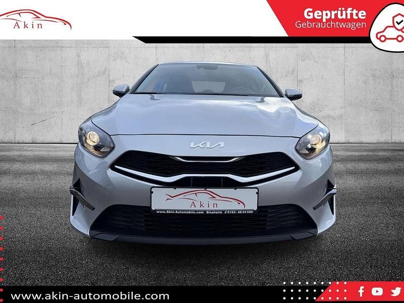 Gebraucht Kia Ceed 120 PS (88 kW) 2023 Silber Kleinwagen