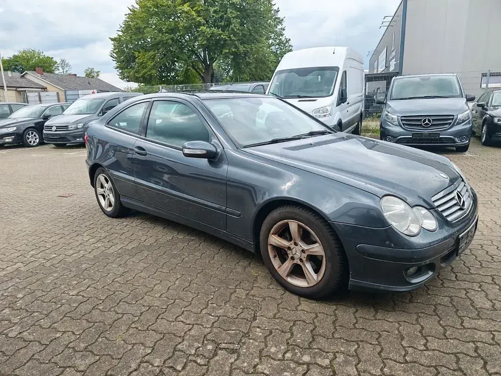 Gebraucht Mercedes C200 122 PS (89 kW) 2007 Grau Limousine