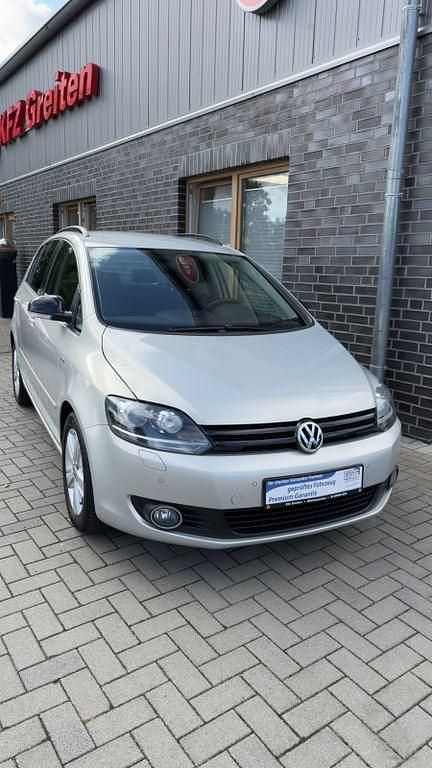 Gold Gebraucht 2012 VW Golf VII Match Limousine | 8.999 € (Fairer Preis) - Bild 1/4