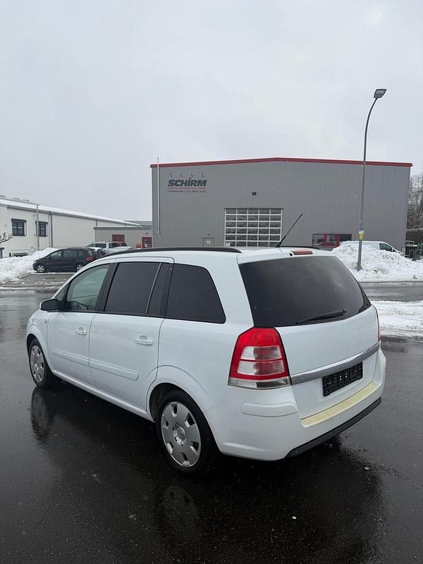 Gebraucht Opel Zafira 140 PS (102 kW) 2008 Weiß Van / Kleinbus