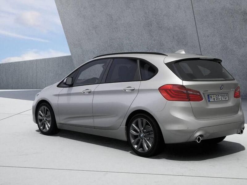 Gebraucht BMW 218 Active Tourer Advantage 150 PS (110 kW) 2017 Silber Van / Kleinbus