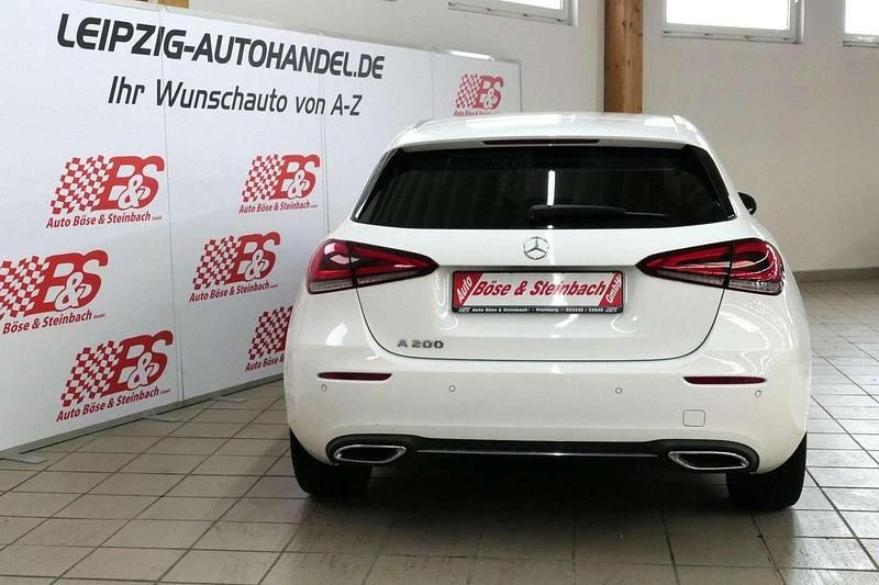 Gebraucht Mercedes A200 Edition 1 163 PS (119 kW) 2020 Weiß Limousine