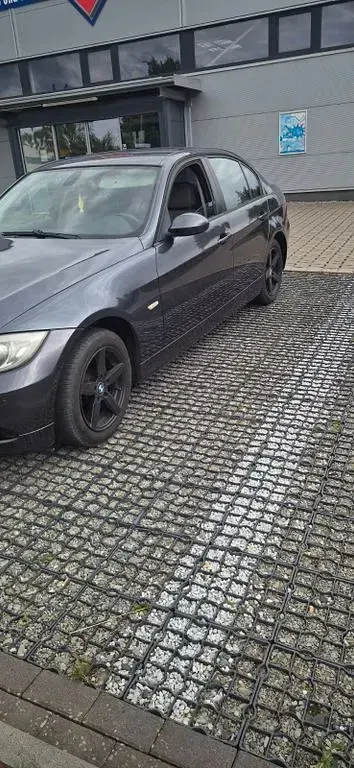 Gebraucht BMW 318 129 PS (94 kW) 2006 Grau Limousine