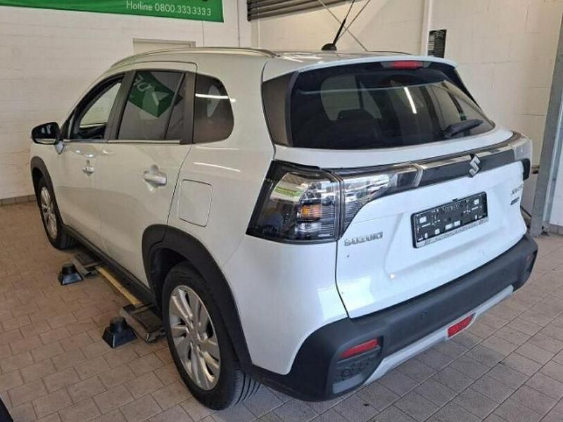 Gebraucht Suzuki SX4 Comfort 129 PS (94 kW) 2024 Weiß SUV