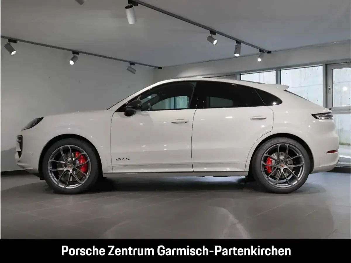 Gebraucht Porsche Cayenne Coupe GTS 500 PS (367 kW) 2026 Kreide SUV