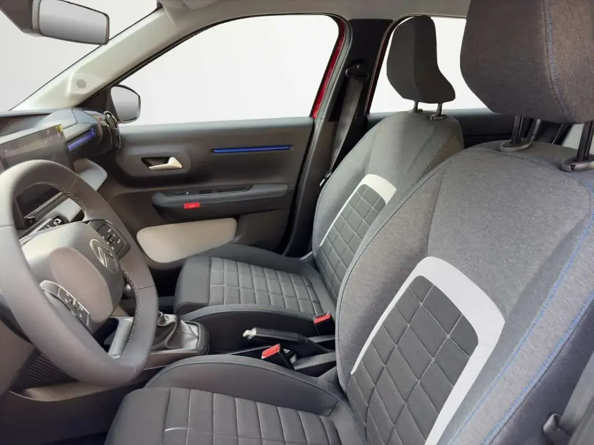 Neu Citroën C3 101 PS (74 kW) 2026 Rot SUV