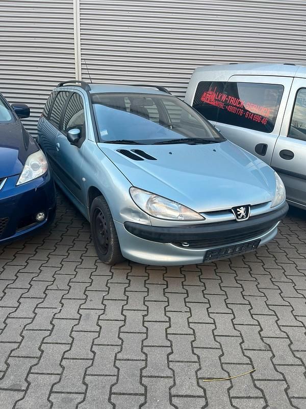 Second-hand Peugeot 206 75 CP (55 kW) 2003 Verde Break