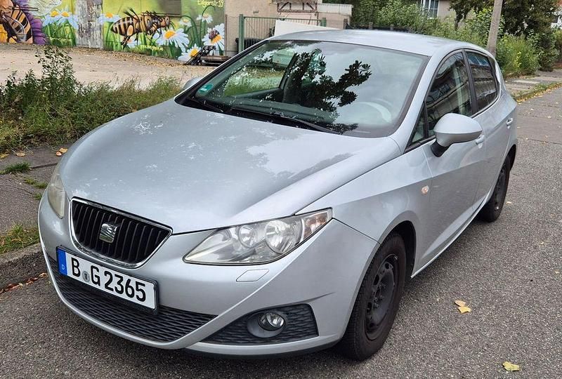 Silber Gebraucht 2012 Seat Ibiza Copa Limousine | 3.990 € (Guter Preis) - Bild 1/4