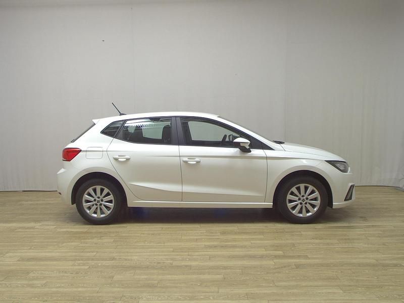 Weiss Gebraucht 2021 Seat Ibiza Reference Limousine | 9.980 € (Guter Preis) - Bild 1/4