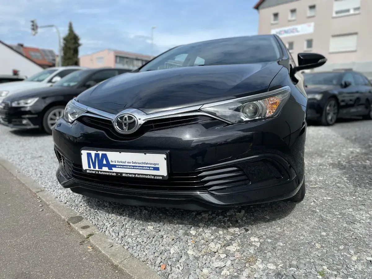 Gebraucht Toyota Auris Cool 99 PS (72 kW) 2017 Schwarz Limousine