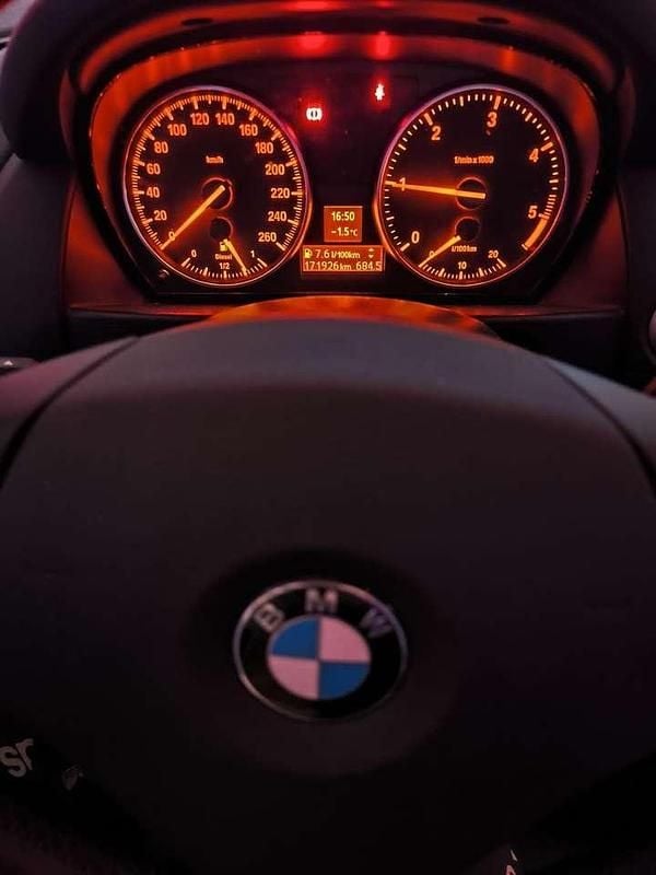 Schwarz Gebraucht 2010 BMW X1 SUV | 5.900 € (Superpreis) - Bild 1/4