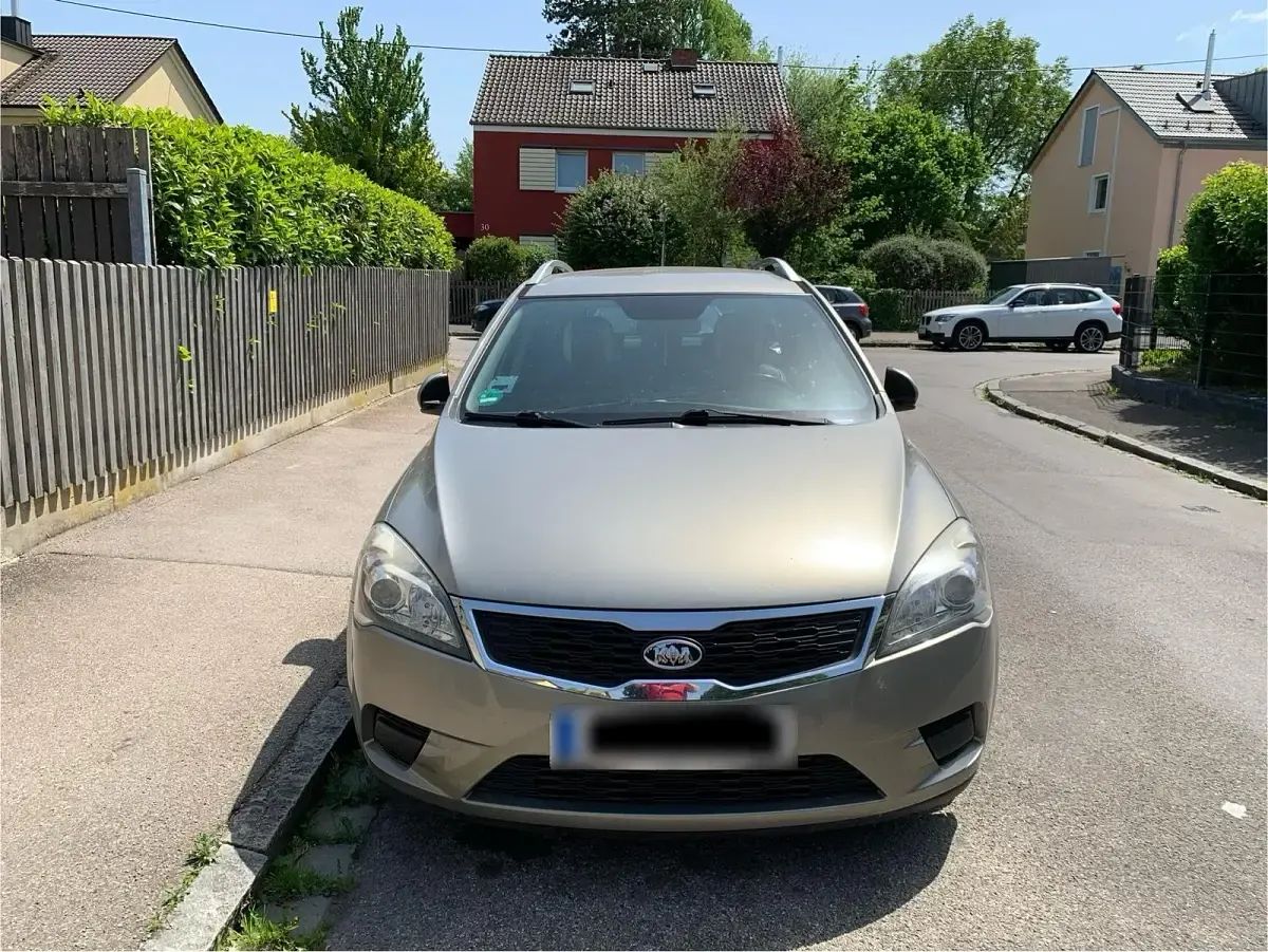 Gebraucht Kia Ceed 18 PS (13 kW) 2010 Grau Kleinwagen