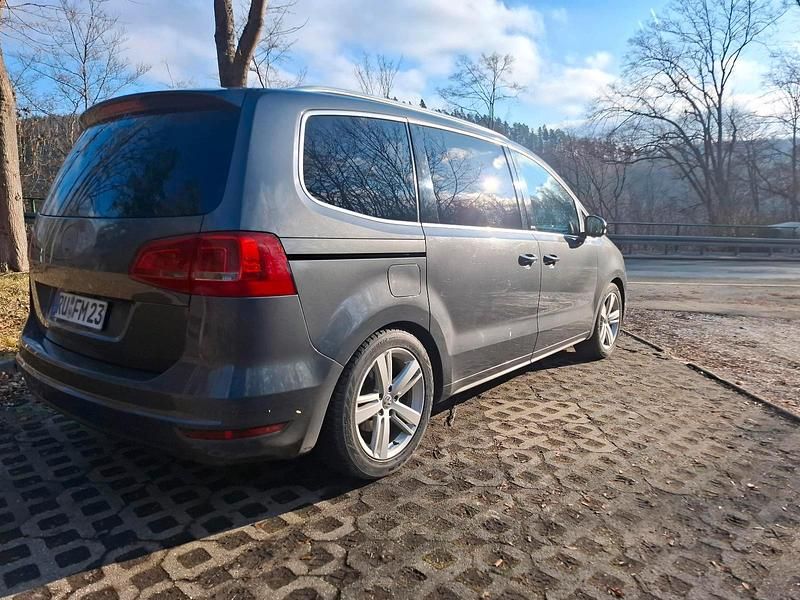 Gebraucht VW Sharan 140 PS (102 kW) 2011 Grau Van / Kleinbus