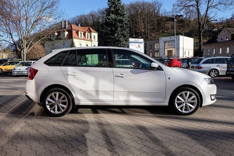 Gebraucht Skoda Rapid Drive 105 PS (77 kW) 2014 Weiß Kleinwagen