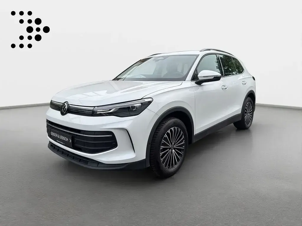 Gebraucht VW Tiguan Life 150 PS (110 kW) 2024 Oryxweiß perlmutteffekt SUV