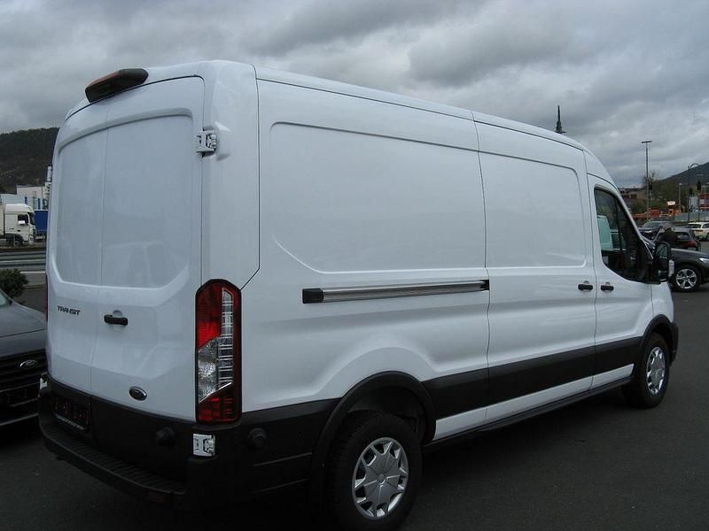 Gebraucht Ford Transit 131 PS (96 kW) 2022 Weiß Van / Kleinbus