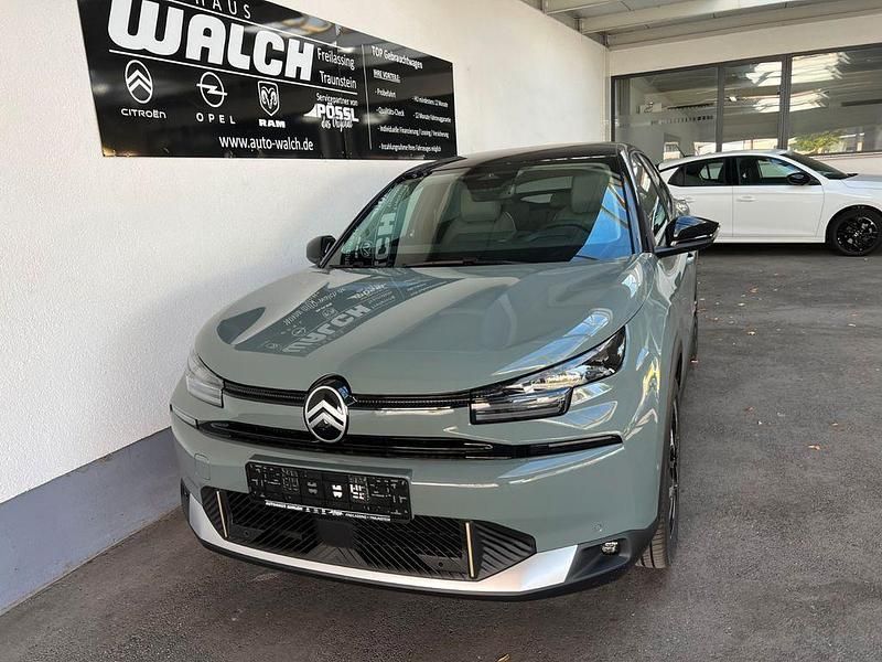 Neu Citroën C4 PureTech 131 PS (96 kW) 2025 Grün Limousine