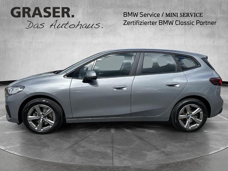 Gebraucht BMW 220 Active Tourer Efficient Dynamics 170 PS (125 kW) 2023 Skyscraper grau Van / Kleinbus