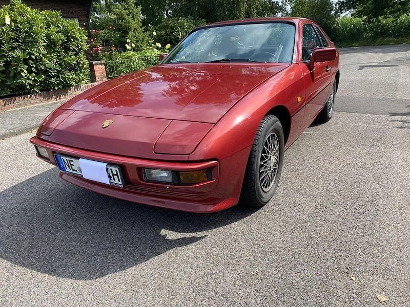 Rot Gebraucht 1983 Porsche 924 Coupé | 10.500 € - Bild 1/4