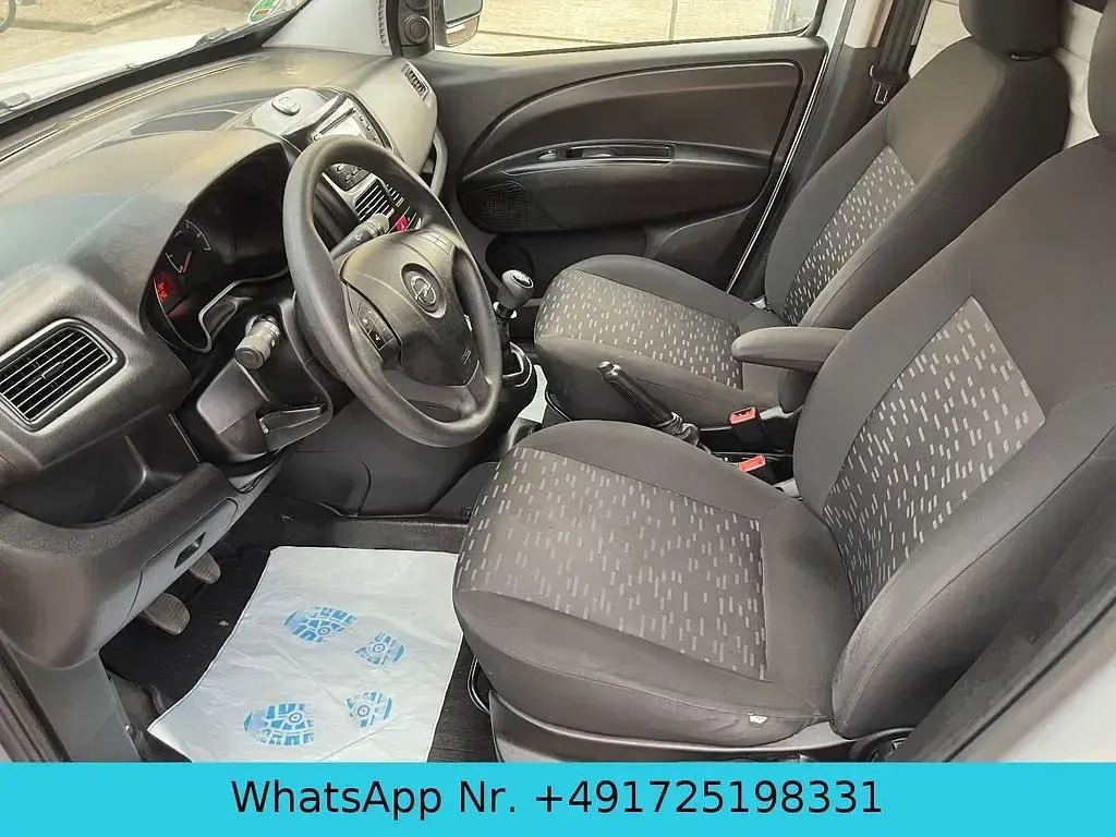 Gebraucht Opel Combo 105 PS (77 kW) 2019 Silber Van / Kleinbus