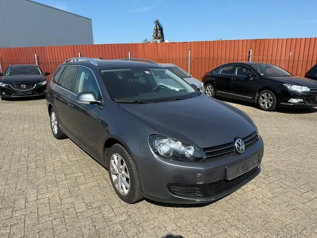 Gebraucht VW Golf VI Comfortline 105 PS (77 kW) 2011 Grau Kleinwagen